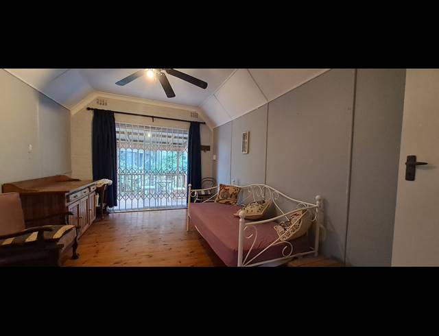 2 BEDROOM APARTMENT RENTED IN CLARENDON
